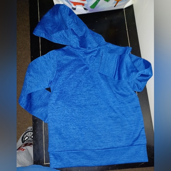 Girls Reebok suit - Picture 2 of 6